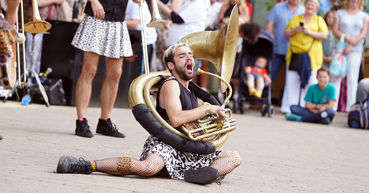 Artistas Del Gremio performing in Durham City